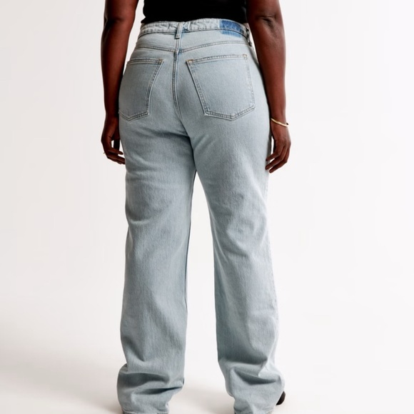 Abercrombie & Fitch Women's High Rise Light Blue Jeans - Picture 3 of 5